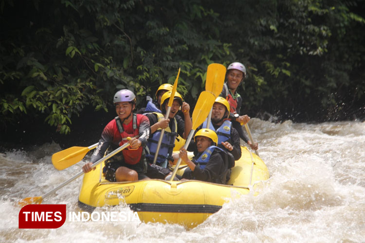 Arung-Jeram-a.jpg