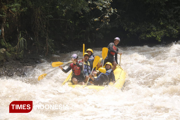 Arung-Jeram-b.jpg