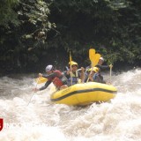 Menjajal Adrenalin! Jeram Pekalen Rafting Jadi Magnet Pencari Petualangan di Musim Hujan