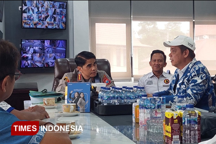 Silaturahmi dengan PSSI, Kapolresta Banyuwangi 'Urun Rembug' untuk Kemajuan Sepak Bola Daerah