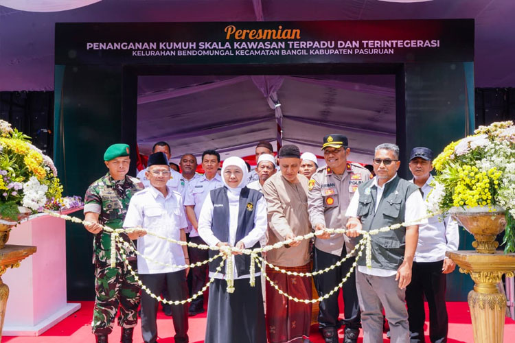 Atasi Kawasan Kumuh, Gubernur Khofifah Resmikan Program Permata Jatim