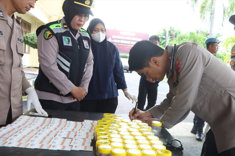 Tanpa Toleransi, Kapolresta Banyuwangi Sanksi Tegas Anggota yang Positif Narkoba