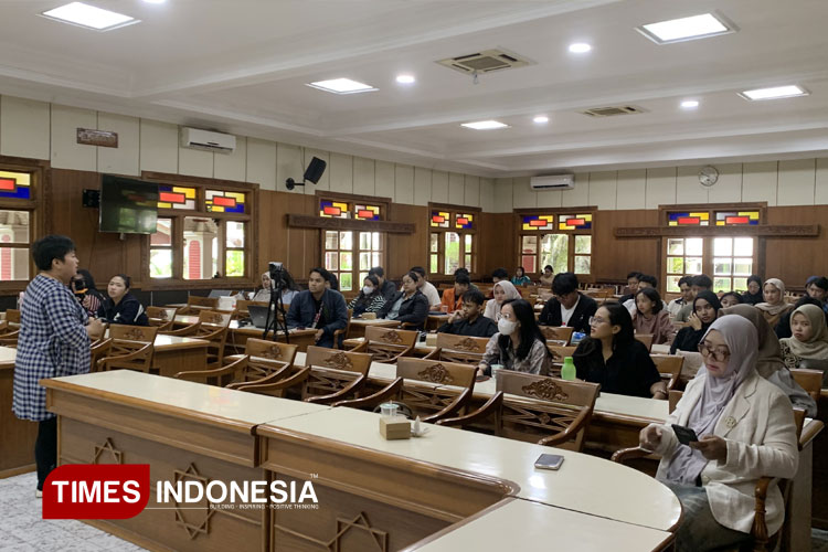 STIE Malangkuçeçwara Bekali Calon Wisudawan Hadapi Dunia Kerja