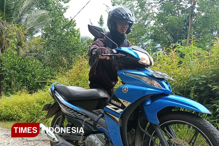 Jalan Rusak dan Ekstrem, Guru SMPN 4 Tegalombo Pacitan Pertaruhkan Nyawa Demi Mengajar
