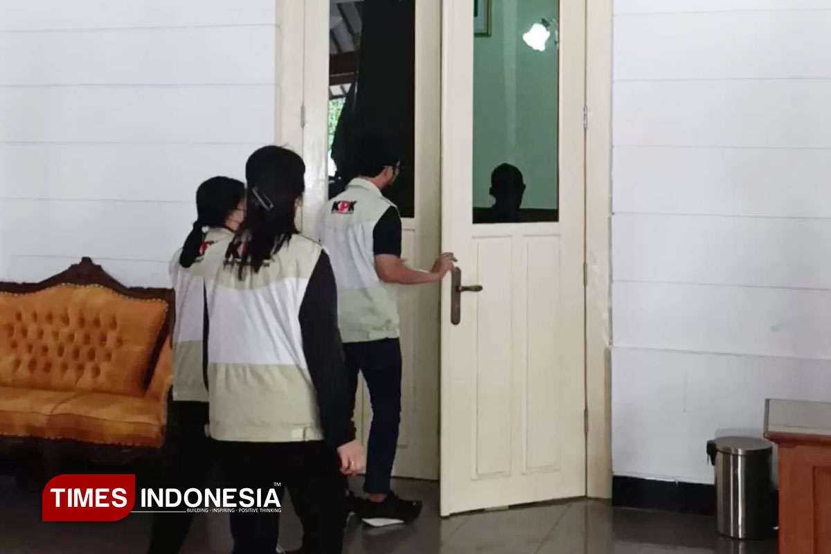 Kembali Turun ke Pati Pasca OTT,  KPK RI Geledah Rumah Dinas dan Kantor Bupati
