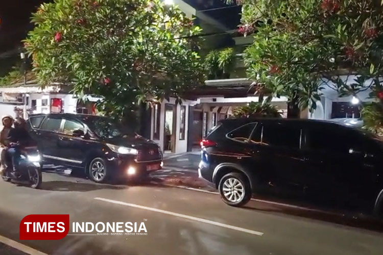 Digeledah Tim KPK, Ada Tiga Mobil si Mewah di Garasi Rumah Wali Kota Madiun Maidi