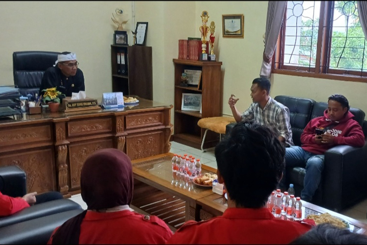 Satma dan GMNI Pertanyakan Layanan Dinas LH Terkait Pengelolaan Sampah