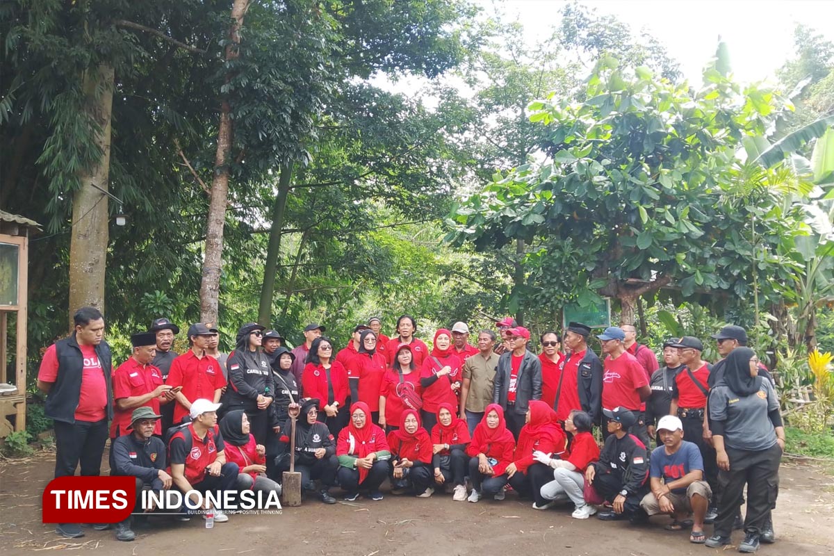 DPC PDI Perjuangan Kota Malang Hadiahkan Penanaman Pohon di Ultah ke-79 Megawati