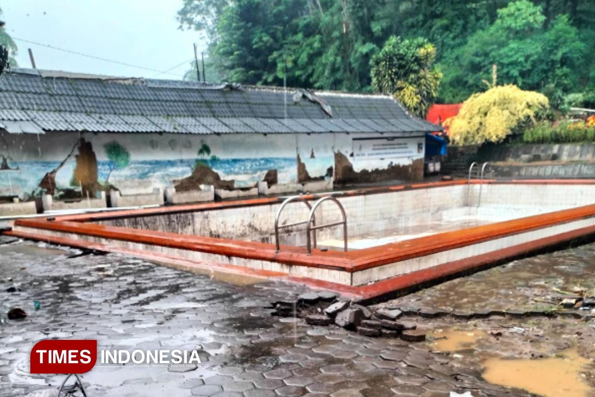 Pemandian-Dewi-Sri-Pujon-banjir-bandang-a.jpg