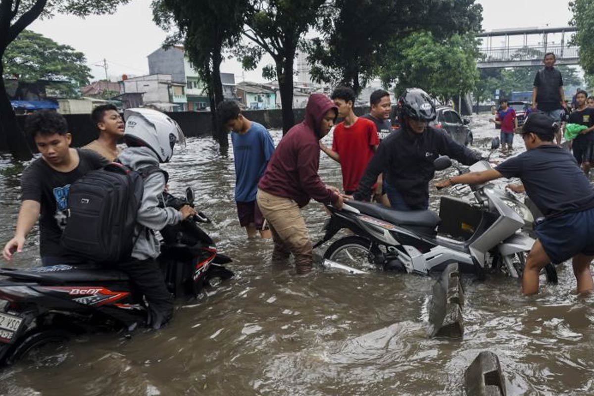 Hujan Lebat hingga Ekstrem Berpotensi Terjadi di Jakarta hingga 24 Januari 2026