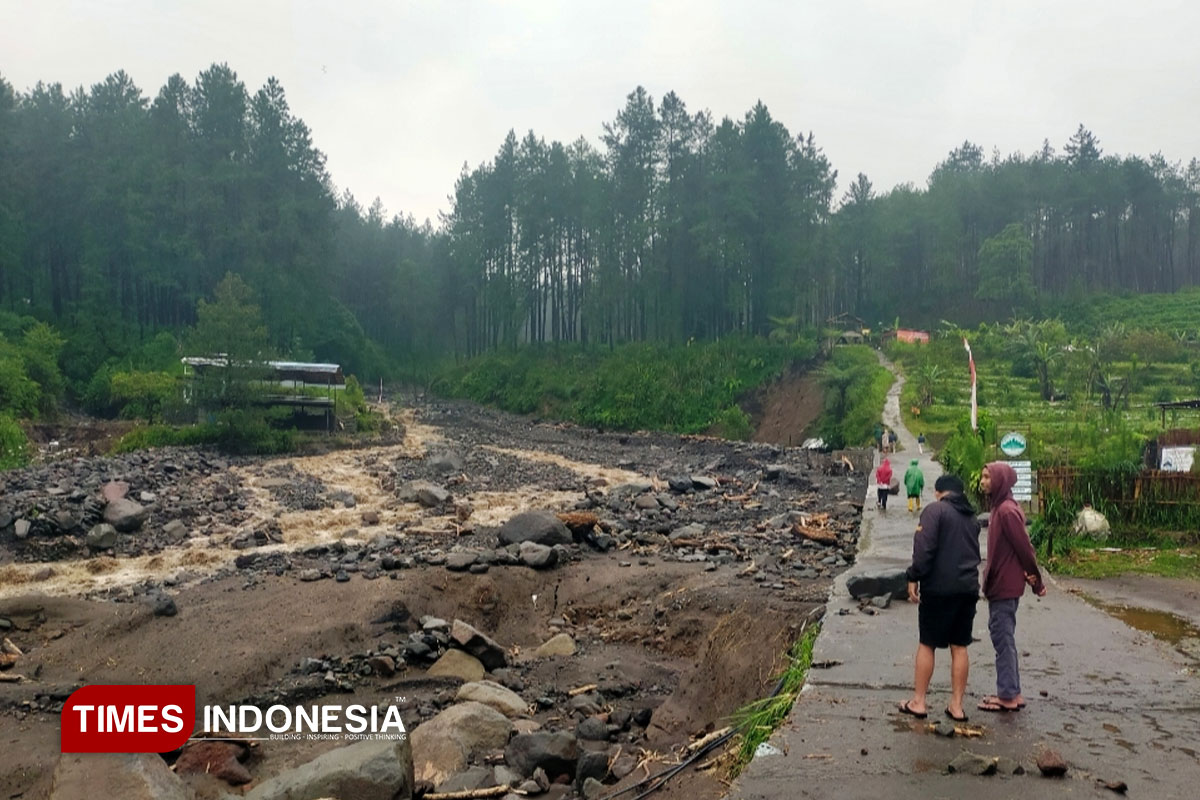 Alam Lereng Gunung Slamet Mengirim Peringatan, Saatnya Kesadaran Menjaga Lingkungan