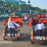 Pembecak di Banyuwangi Semringah Dapat Hadiah Becak Listrik dari Presiden Prabowo