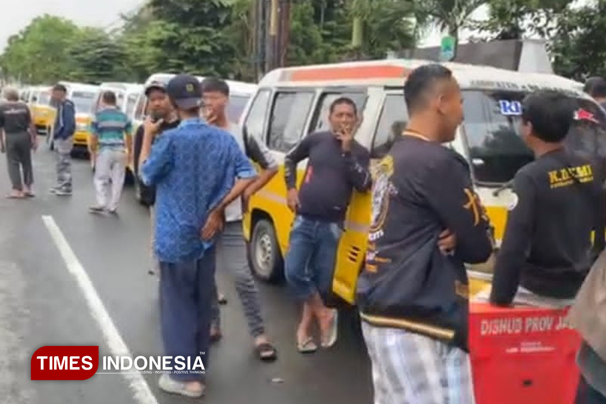 Supir Angkot Mengadu ke DPRD Majalengka, Gesekan Trayek Kian Panas