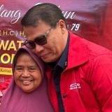 Bedah Rumah Lansia, Ahmad Basarah Tekankan Kader PDI Perjuangan Menangis dan Tertawa Bersama Rakyat
