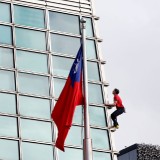 Alex Honnold Ciptakan Sejarah, Panjat Taipei 101 Tanpa Tali
