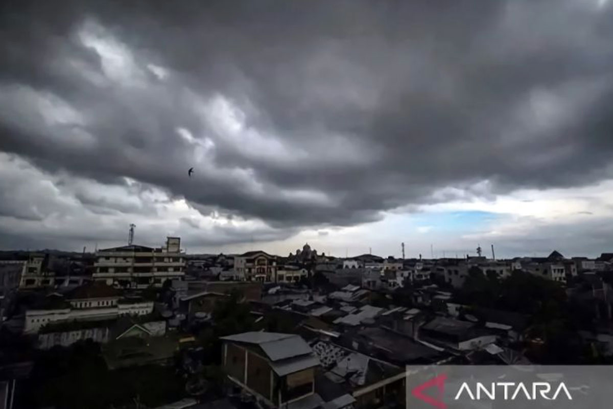 BMKG Prakirakan Hujan Ringan hingga Berawan di Mayoritas Kota Besar Indonesia