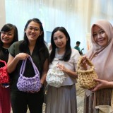Puluhan Peserta Antusias Ikuti Workshop Chunky Bag di Deka Hotel Surabaya, Banjir Doorprize