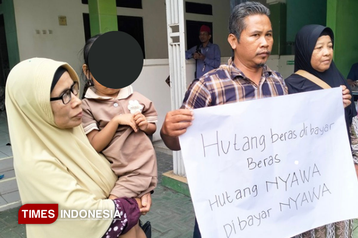 Geruduk PN Gresik, Keluarga Korban Pembunuhan Sadis di Ima'an Minta Keadilan