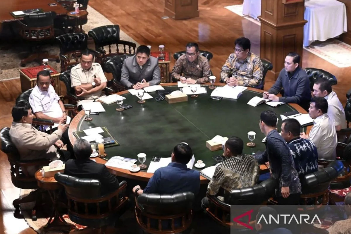 24 Jam Setiba dari Eropa, Prabowo Langsung Pimpin Rapat Terbatas Periksa Program Strategis