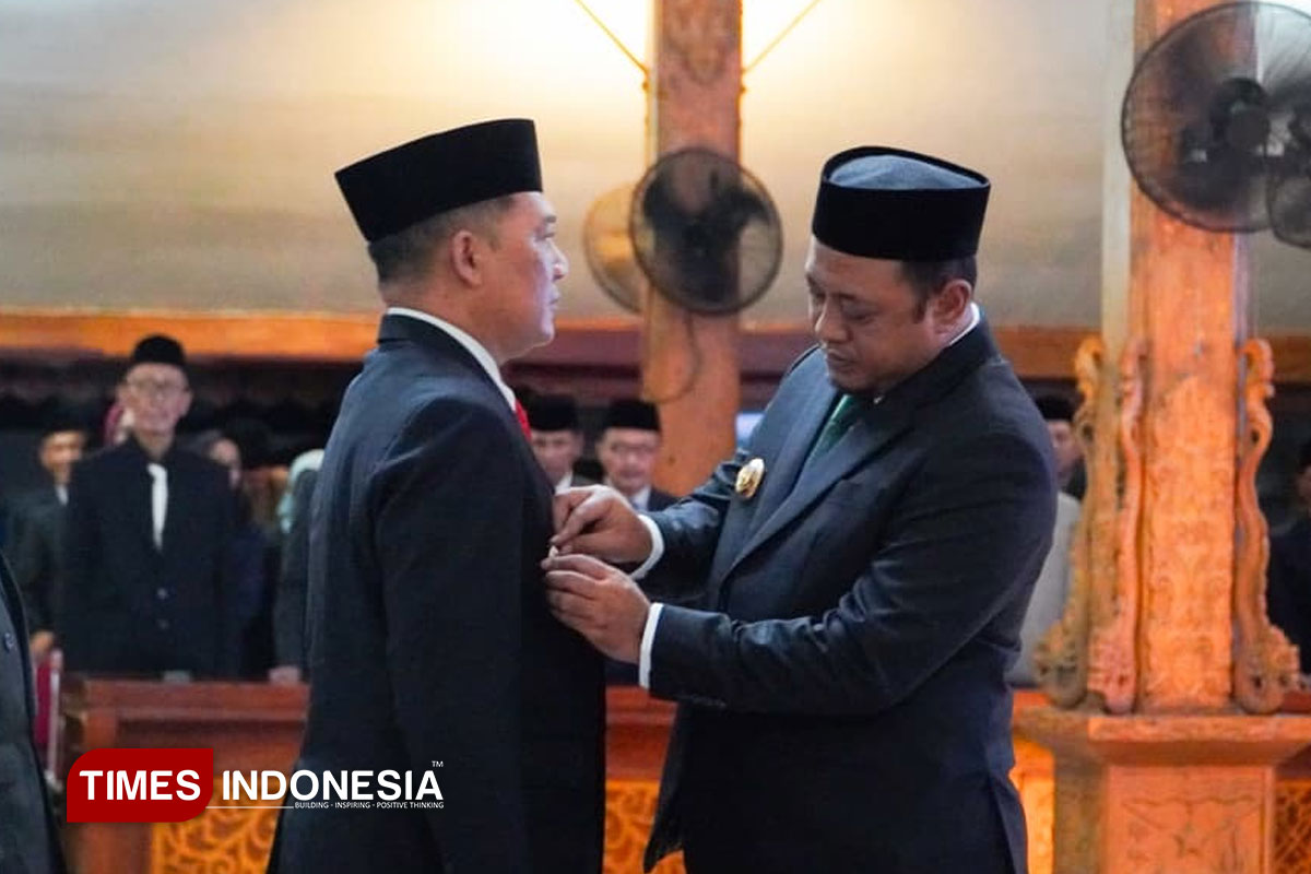 Wabup Probolinggo Lantik Pejabat Kecamatan: Jangan Ada Lagi Layanan Ribet