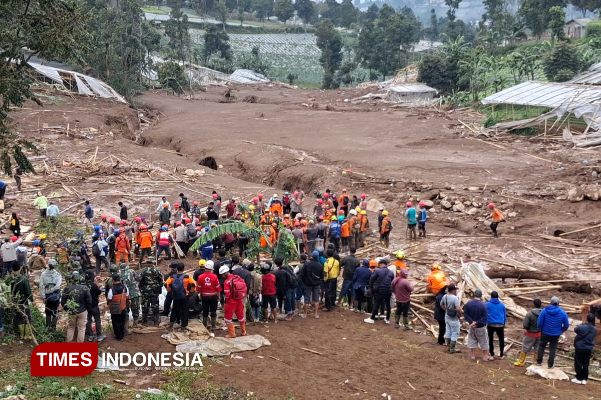 Update Longsor Cisarua Bandung Barat, SAR Temukan Empat Jenazah Baru