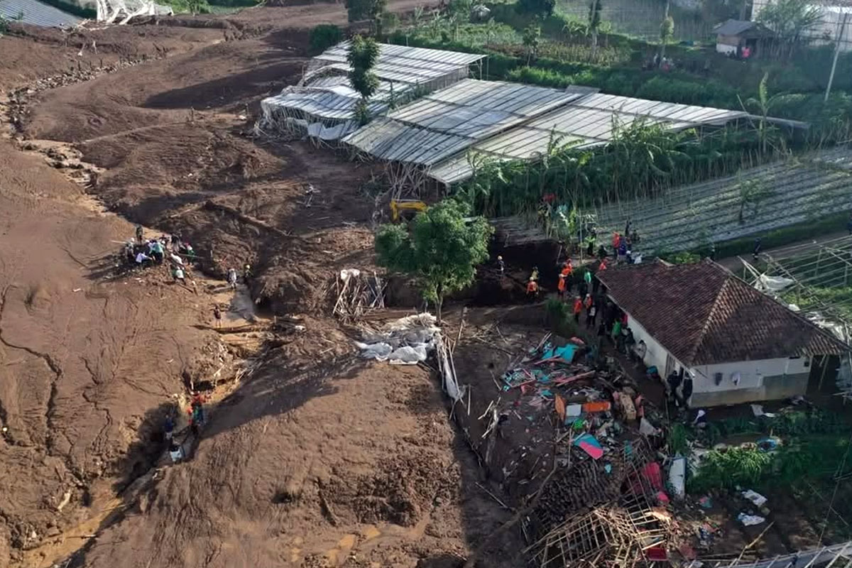 Update Longsor Cisarua Bandung Barat, 16 Kantong Jenazah Ditemukan dan 9 Korban Teridentifikasi