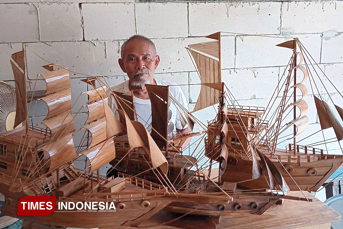 Ekonomi Kreatif Tumbuh dari Bambu: Kisah Perajin Depok Hadirkan Miniatur Kapal Pinisi