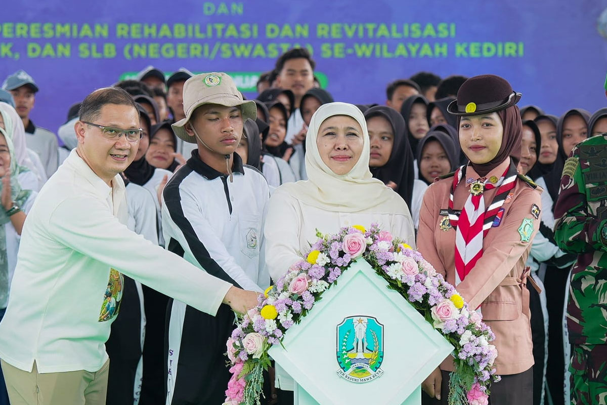 Pendidikan Jatim Makin Maju, Gubernur Khofifah Wujudkan Revitalisasi 26 SMA, SMK, dan SLB