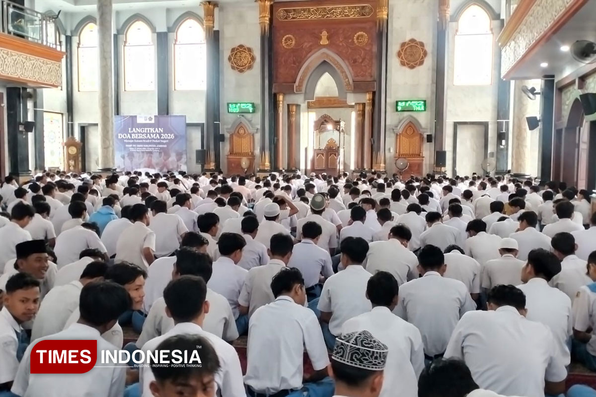 Ribuan Siswa SMA se-Jombang Doa Bersama Jelang Ujian Akhir dan Seleksi Masuk PTN