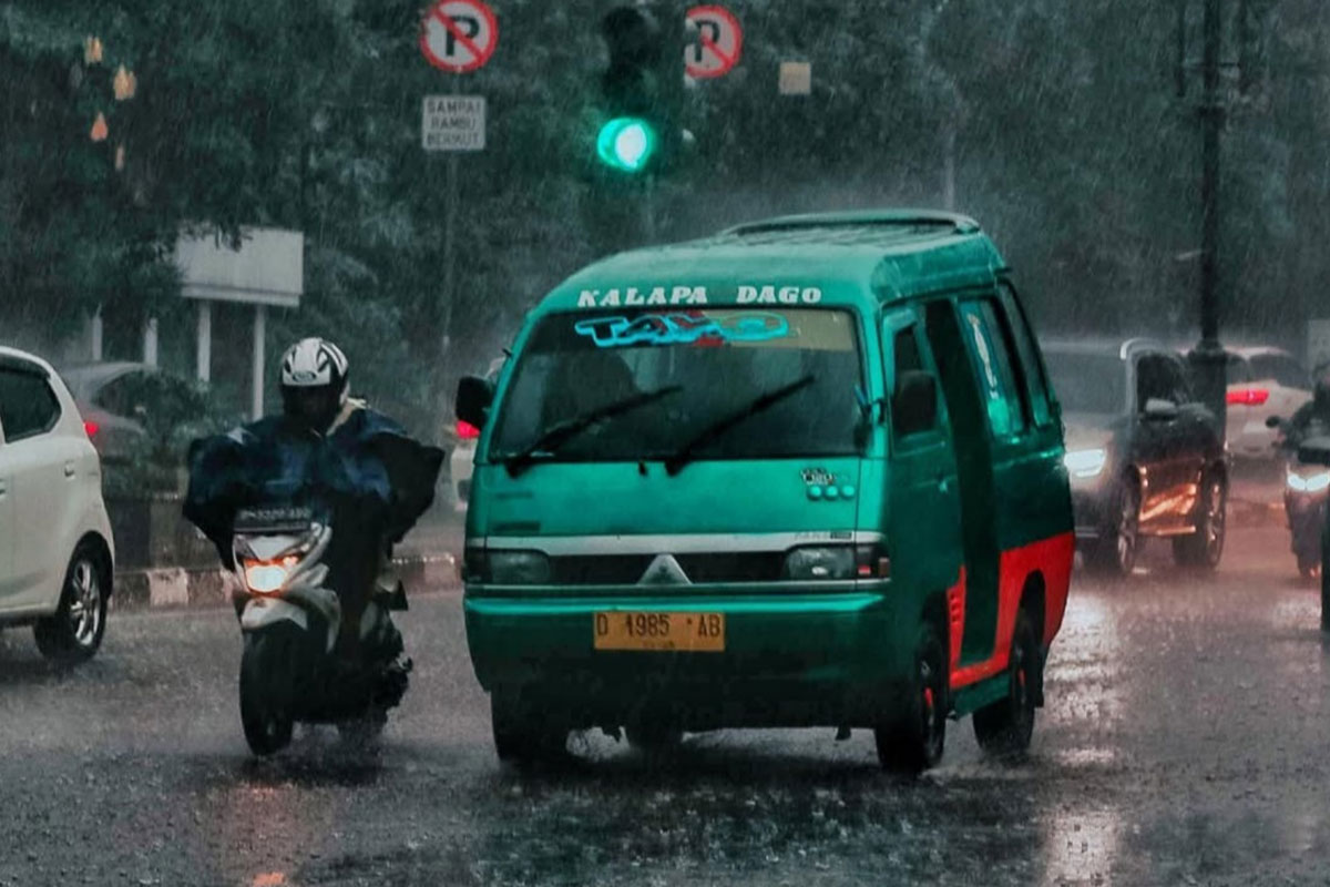 Tekan Risiko Bencana Hidrometeorologi Januari 2026, Modifikasi Cuaca Disiapkan di Jabar