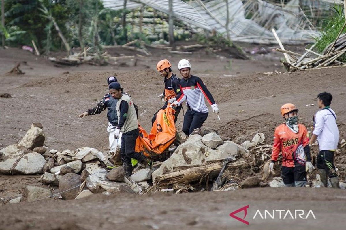 BNPB: 20 Jenazah Korban Longsor Cisarua Teridentifikasi, 18 Masih Proses DVI