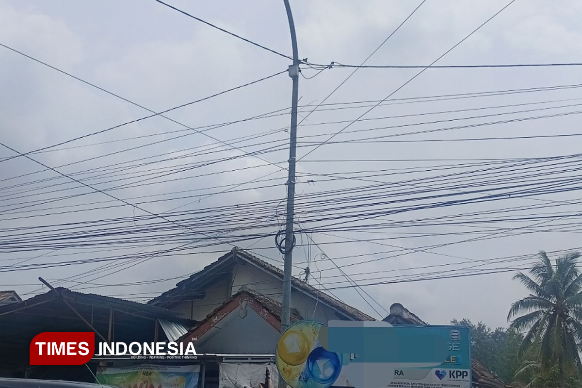 Kabel Semrawut di Bondowoso Merusak Estetika Kota, Pemkab Akan Kumpulkan Pemilik FO