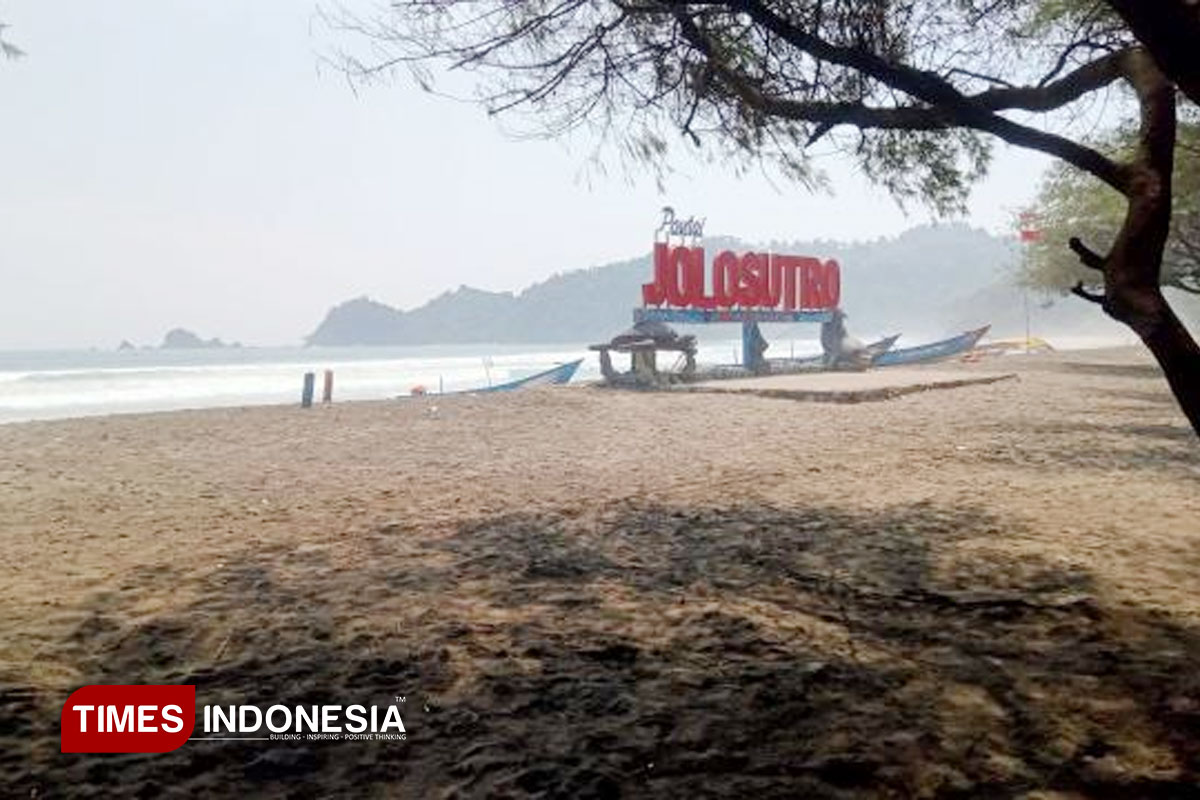 pantai-jolosutro-a.jpg