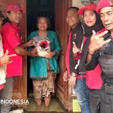 PDI Perjuangan Lamongan Turun Langsung Bantu Korban Banjir Bengawan Jero