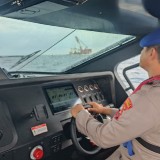 Satolairud Polresta Banyuwangi Patroli Persiapan Pengangkatan KMP Tunu Pratama Jaya di Selat Bali