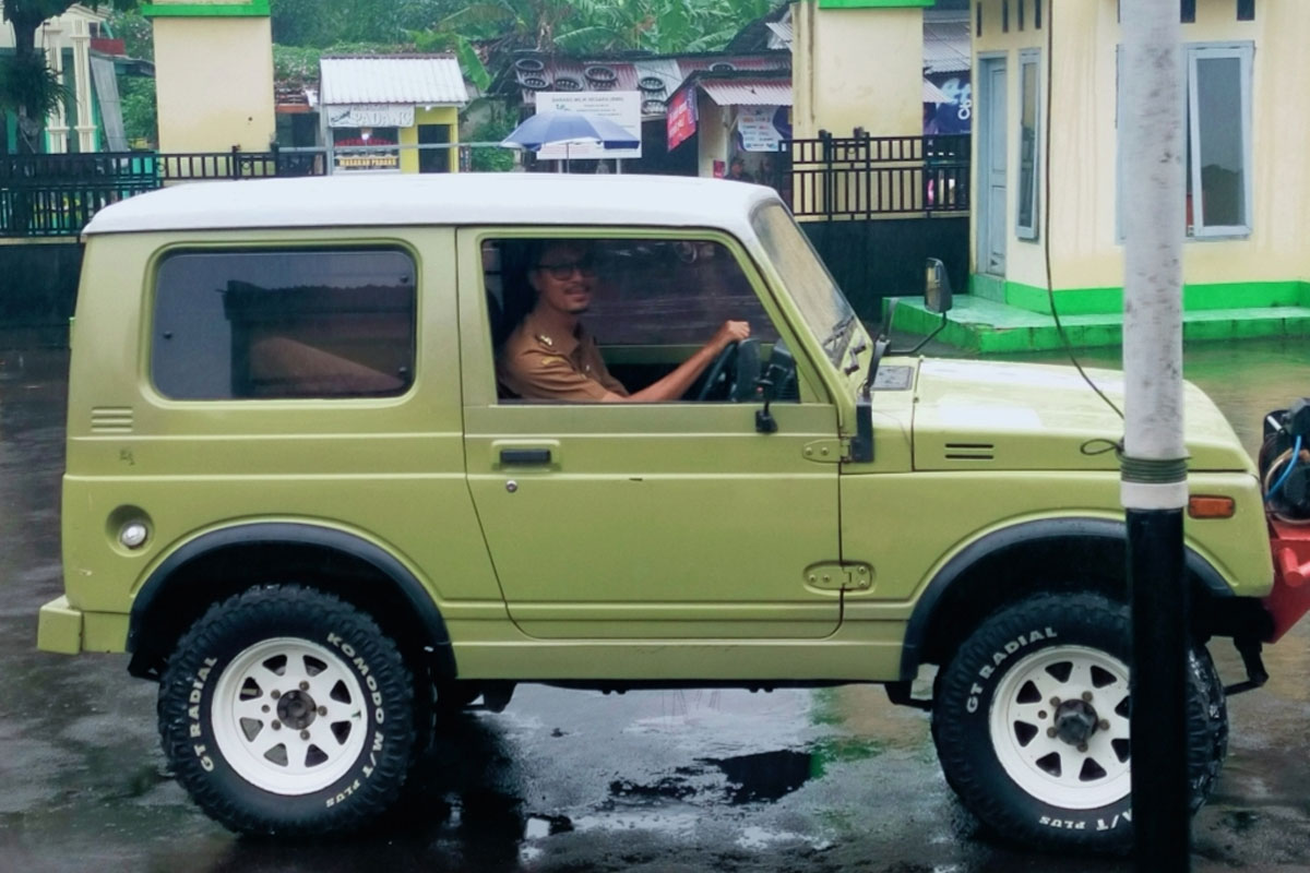 Gercep, Camat Bumijawa Tegal Pilih Jeep untuk Benahi Lingkungan di Tengah Ancaman Longsor
