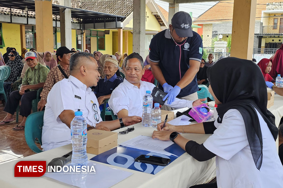 Peringati Bulan K3, Ratusan Warga Gresik Manfaatkan Layanan Berobat Gratis