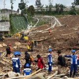Tim SAR: 33 Korban Longsor Cisarua Masih Dicari