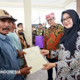 Dapat Kepastian Hukum, Ratusan Nelayan Banyuwangi Terima Sertifikat Ta