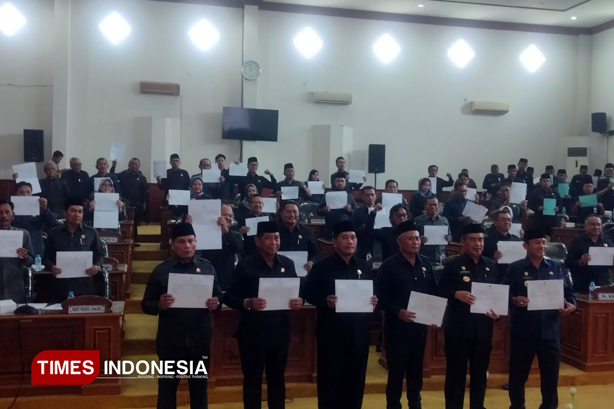 Bukan Sekadar Formalitas, DPRD Kabupaten Madiun Teken Pakta Integritas Anti Korupsi