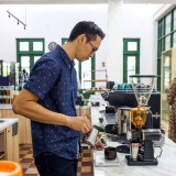 Rumah Padat Karya Viaduct Gubeng Raup Omzet Rp725 Juta Sepanjang 2025