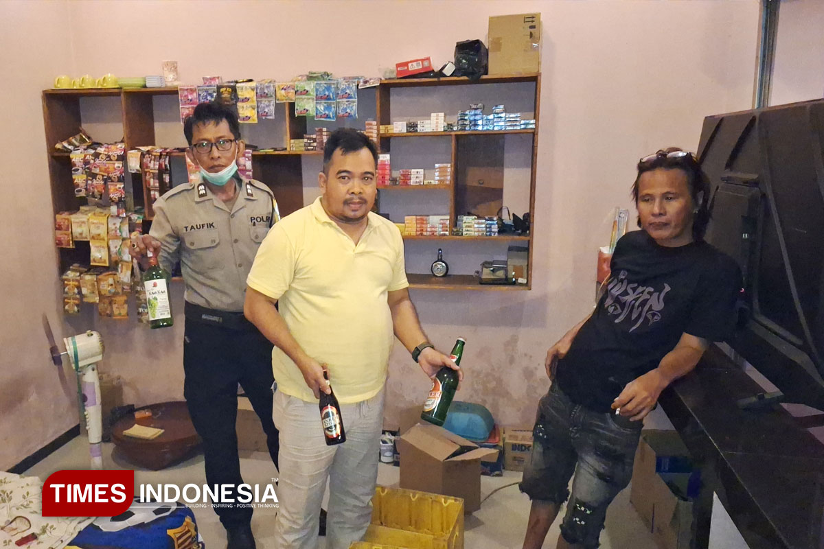 Polisi Sikat Warkop di Banyuwangi karena Jual Miras di Dekat Pesantren