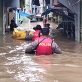 Hujan Lokal Picu Banjir Parah di Jakarta Timur, 38 RT Terendam