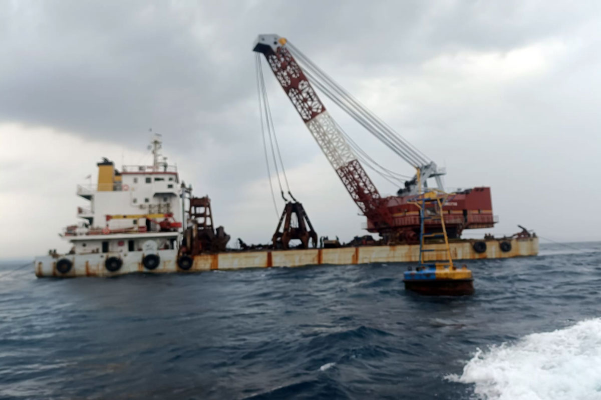 KSOP Tanjung Wangi Sterilkan Area Tenggelamnya KMP Tunu Pratama Jaya dari Aktivitas Pelayaran