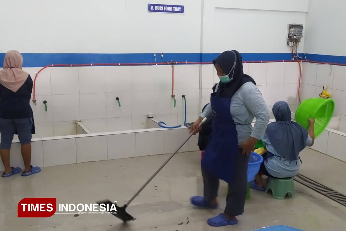 Terendam Banjir, Dapur MBG di Jember Berhenti Beroperasi