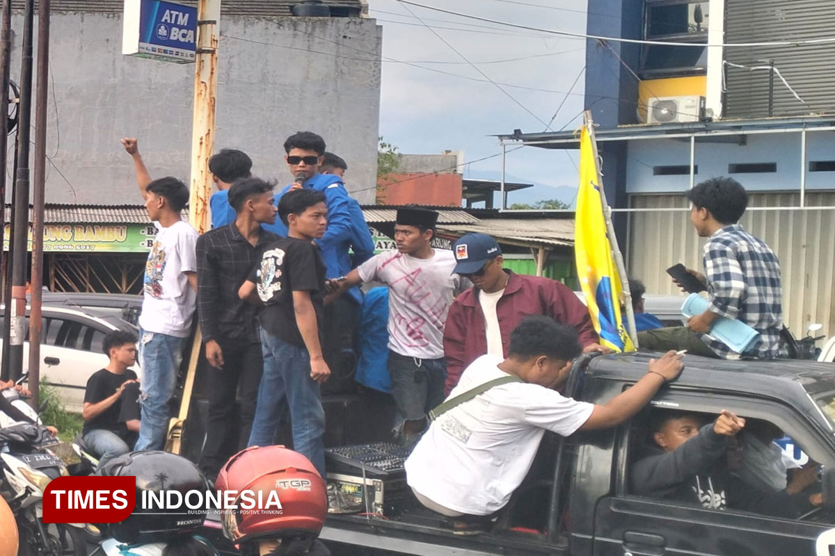 Seragam Polisi Robek saat Amankan Aksi di Depan Bale Kota Tasikmalaya, Ketua PC PMII Angkat Bicara
