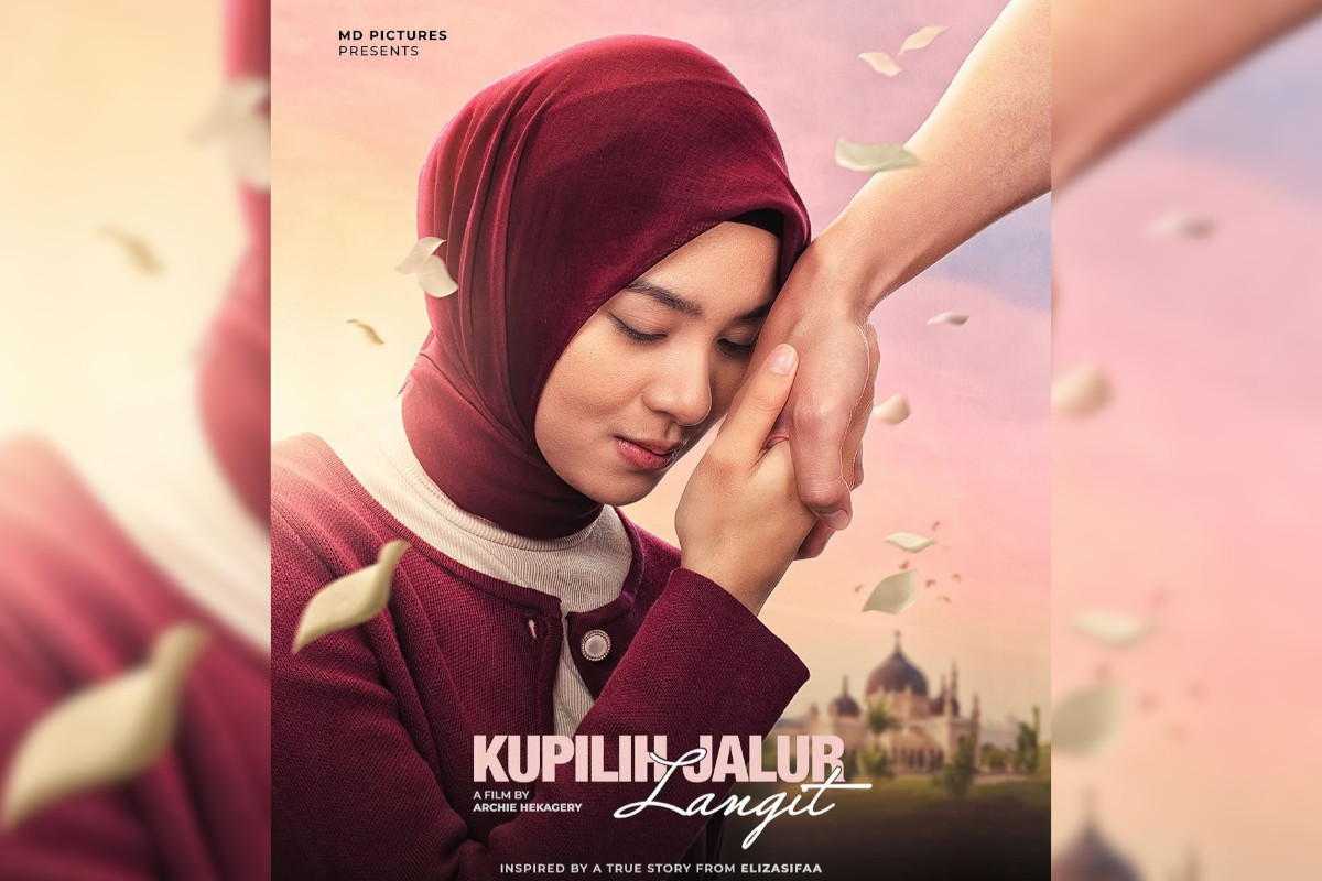 Duet Azizi Asadel dan Emir Mahira Suguhkan Sisi Keikhlasan di Film 'Kupilih Jalur Langit'