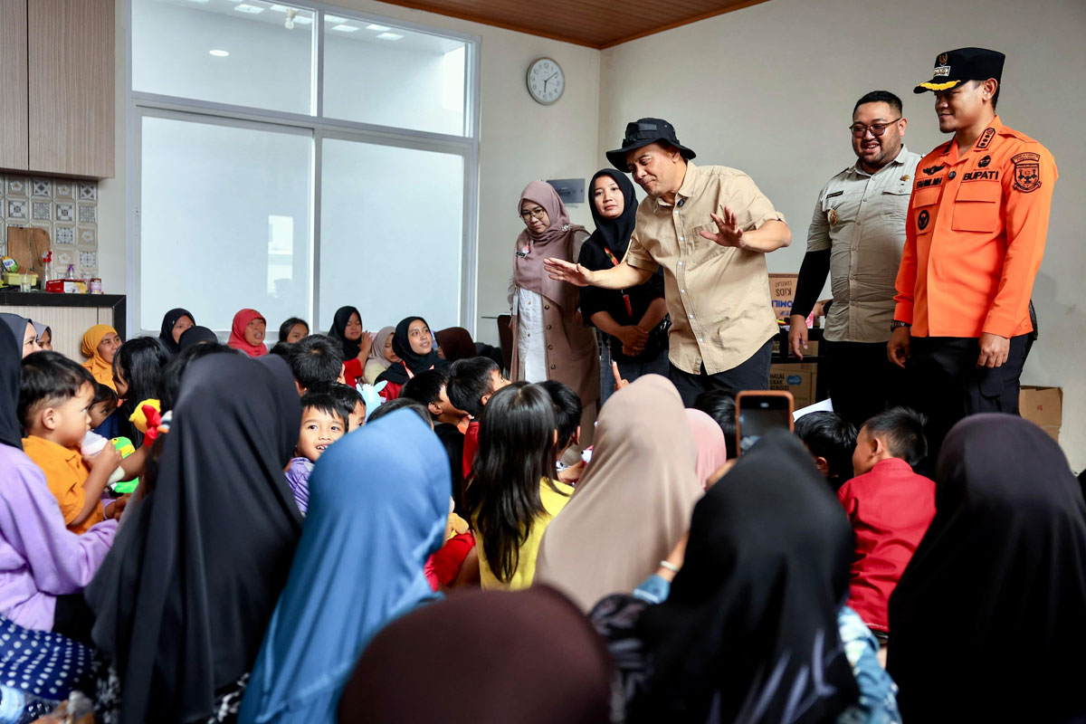 Tinjau Lokasi Bencana, Gubernur Ahmad Luthfi Percepat Relokasi Warga Purbalingga