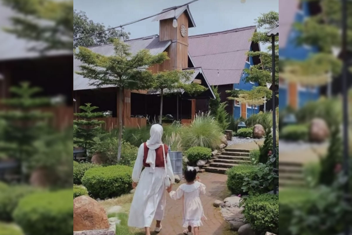 Sweetheart Cafe, a Scenic Rustic Hideaway in Malang