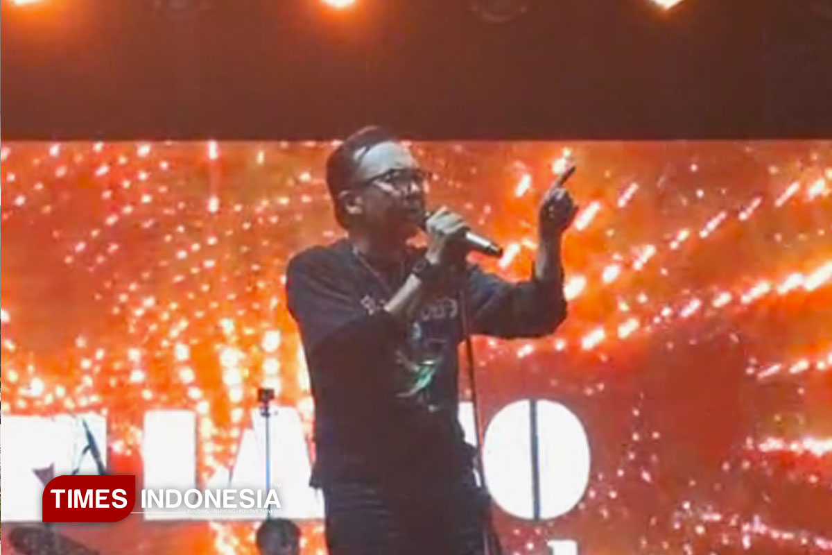 Dari Balik Panggung Ari Lasso, SMAN 15 Surabaya Cetak Generasi Survival via Konser Megah